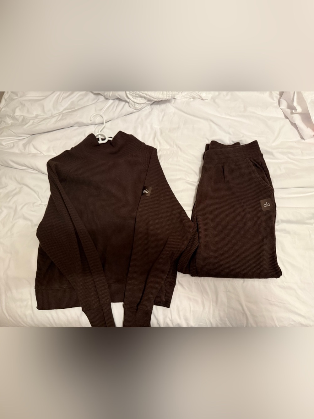ALO Yoga Ribbed Track Pants & sweatshirt in Dark Brown waffle